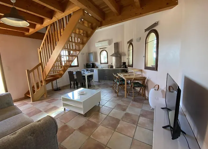 Confortable In Gers 32390