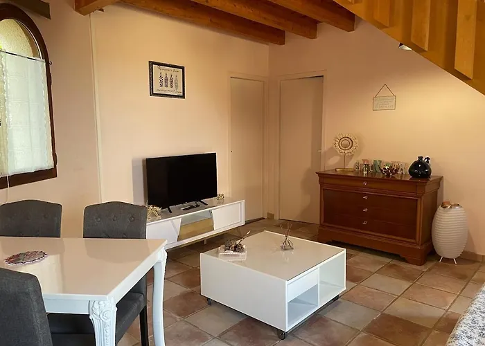 Confortable In Gers 32390